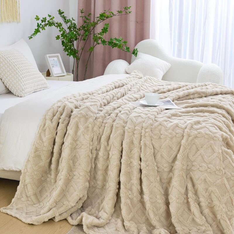 Aganear Fleece Throw Blanket - Cozy Soft Lightweight Fuzzy Throw Blanket for Women Portable Throw Blankets for Couch, Warm Present for Birthday, Christmas, Halloween, Housewarming(50"x60", Khaki) - Image 3