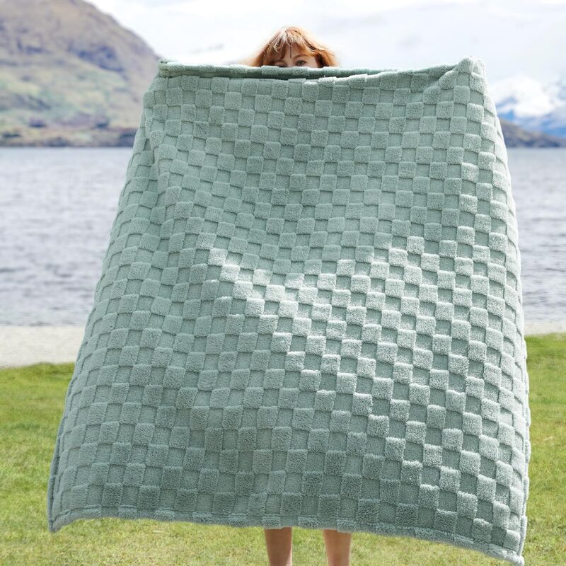 Bedsure Sage Green Fleece Blanket for Couch - Checkered Throw Blanket for Women, Cute Soft Cozy Throw for Girls, 50x60 Inches - Image 2